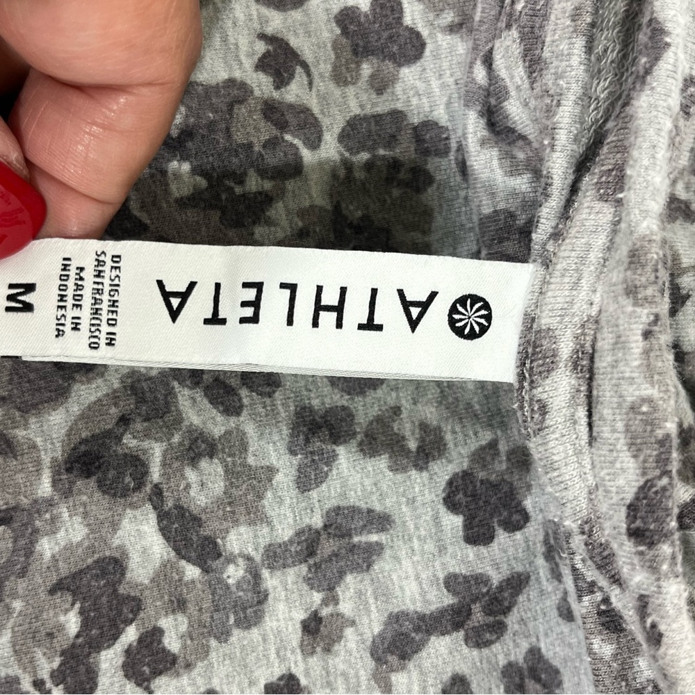 ATHLETA STUDIO‎ TO STREET SPLATTER SWEATSHIRT ANIMAL PATTERN SZ M GRAY PREOWNED - Picture 5 of 8